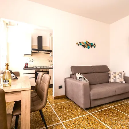 Hostly-casa Serena-near The Town Center * Pisa
