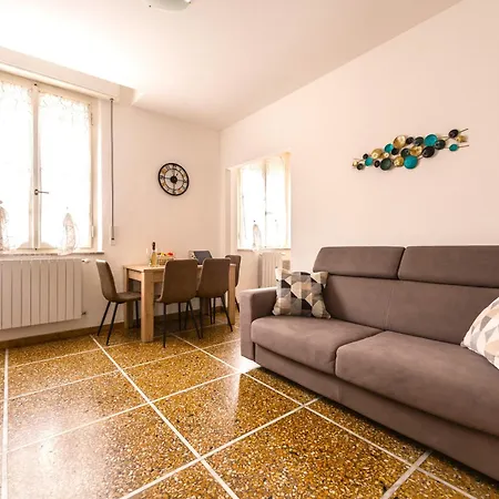 Hostly-casa Serena-near The Town Center Pisa