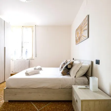Hostly-casa Serena-near The Town Center Daire *